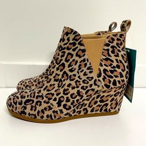 TOMS Womens Kelsey Ankle Boots Suede Animal Print Desert Tan Leopard